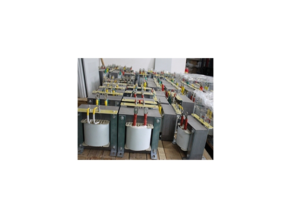 當(dāng)使用電壓過(guò)高時(shí)怎么辦？