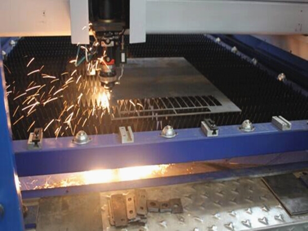 安博特電源走進(jìn)德國通快激光