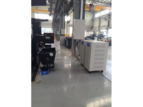 穩(wěn)壓器輸出電壓可調到400V嗎？